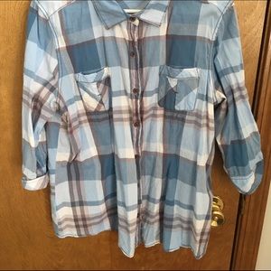 Lightweight plaid button down with 3/4 sleeves